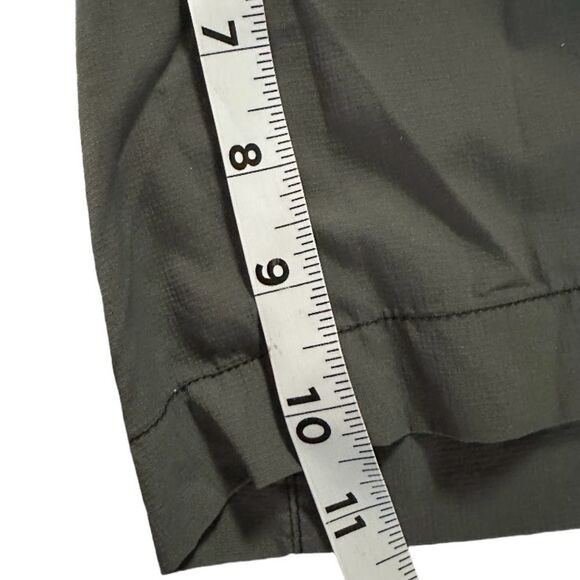 Columbia Men's Omni Shade Gray Cargo Shorts. Size 40 Waist, 11 Length - Picture 6 of 6